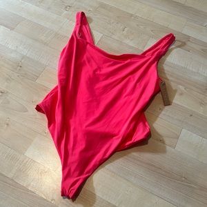 SKIMS FITS EVERYBODY SQUARE NECK BODYSUIT | ULTRA PINK